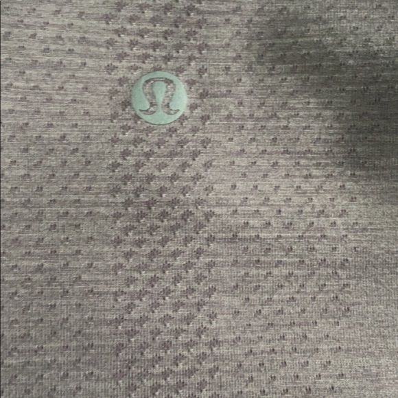 Lululemon top - Picture 4 of 4